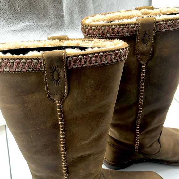UGG Swell Leather Tall Boots Pull on Sheepskin Lining Brown Size 9 Western Boho - Picture 3 of 17